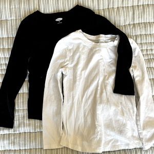 Old Navy long sleeved tees (2) 5T